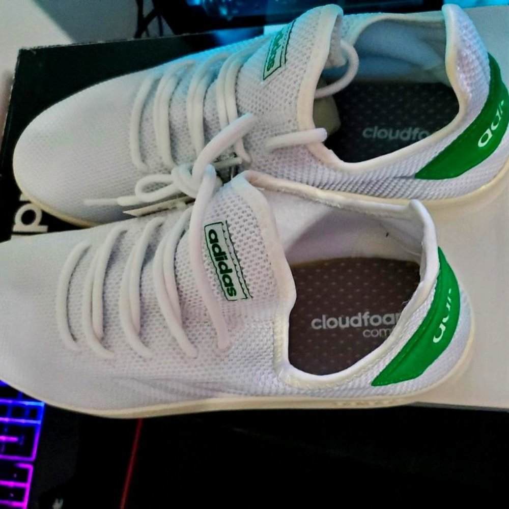 MENS ADIDAS CLOUDFOAM SIZE 12